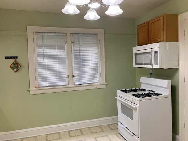 Cocina 2313 - 2313 N Holton St