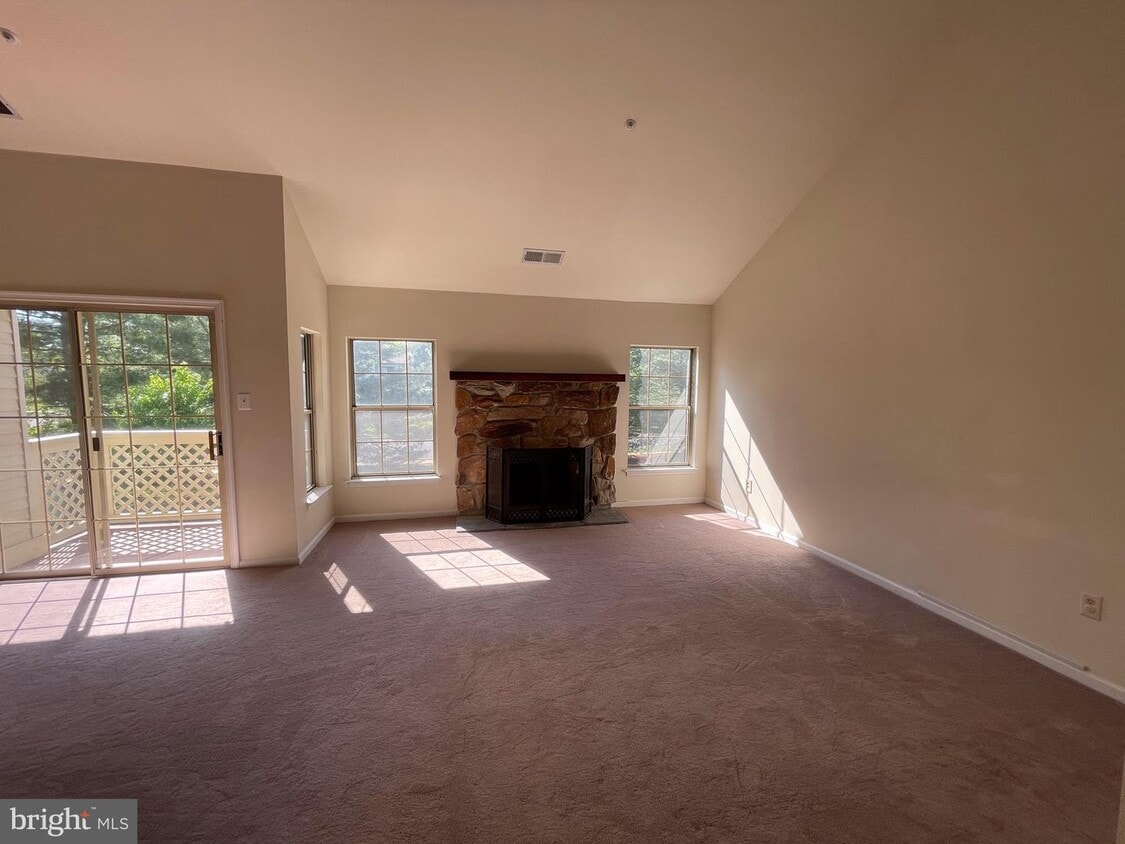 708 Remington Ct Unit 708, Chalfont, PA 18914 Room for Rent in