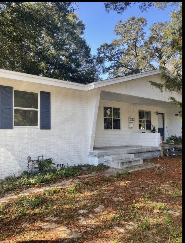 114 Montrose Dr Unit B, Niceville, FL 32578 Apartments in Niceville