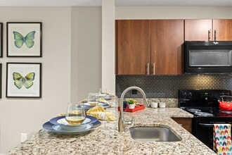 Building Photo - Cortland Watermark