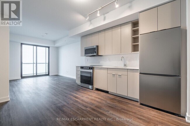 Photo du bâtiment - 2075 Lakeshore Rd.