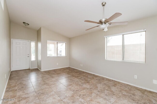 Foto del edificio - 30769 Maple Chase Dr