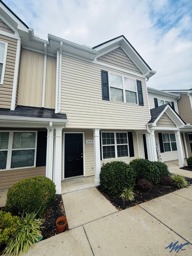 Building Photo - 1505 Orange Ct