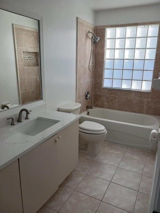Building Photo - 738 Perdido Heights Dr