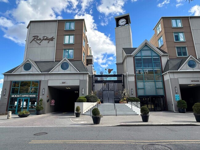 Foto del edificio - 600 Harbor Blvd