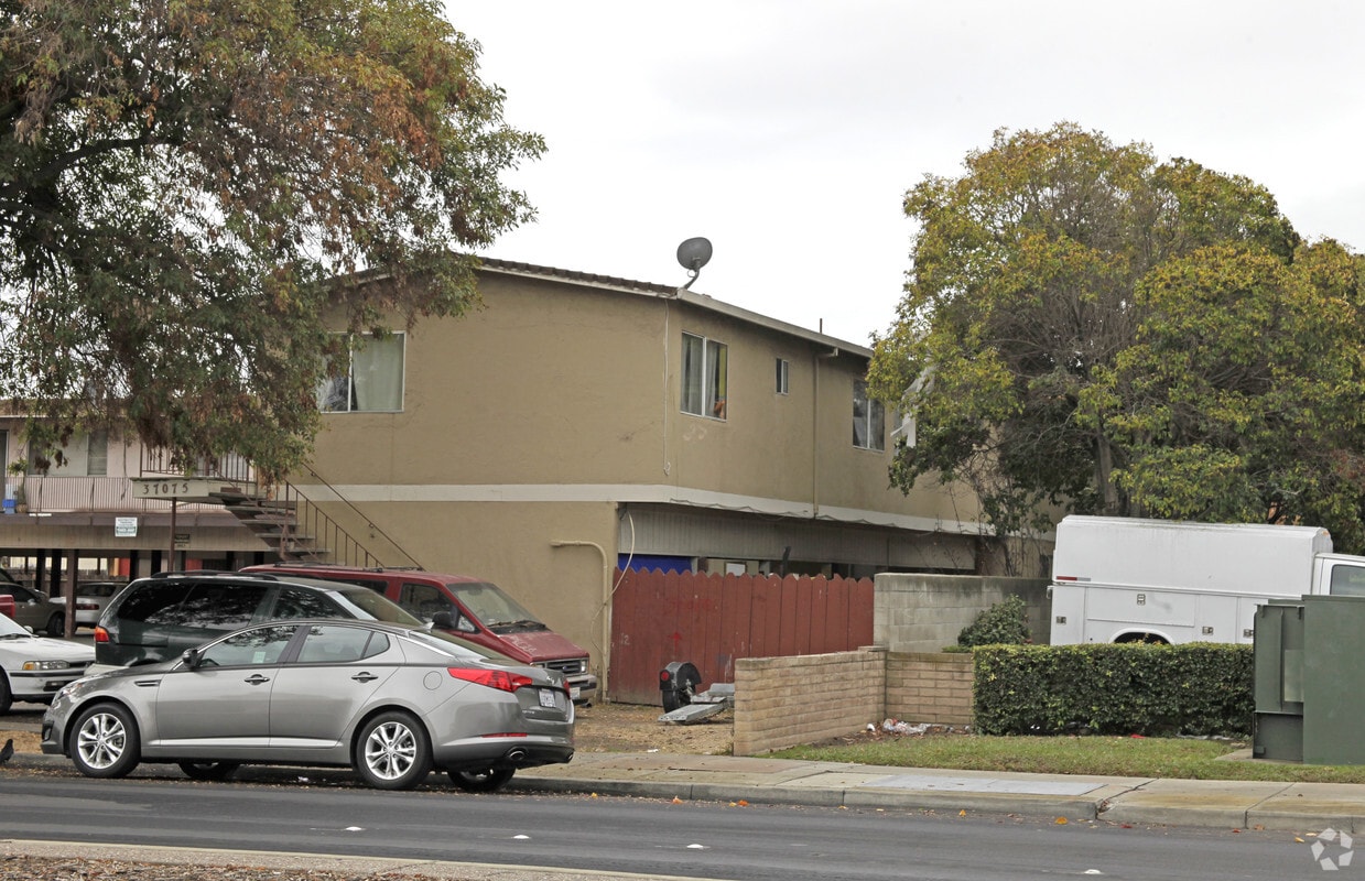 Building Photo - 37075 Cherry St
