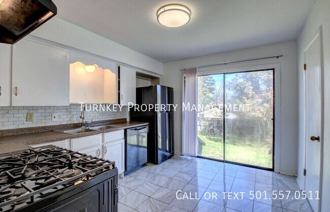 Building Photo - 20 S Wakefield Dr