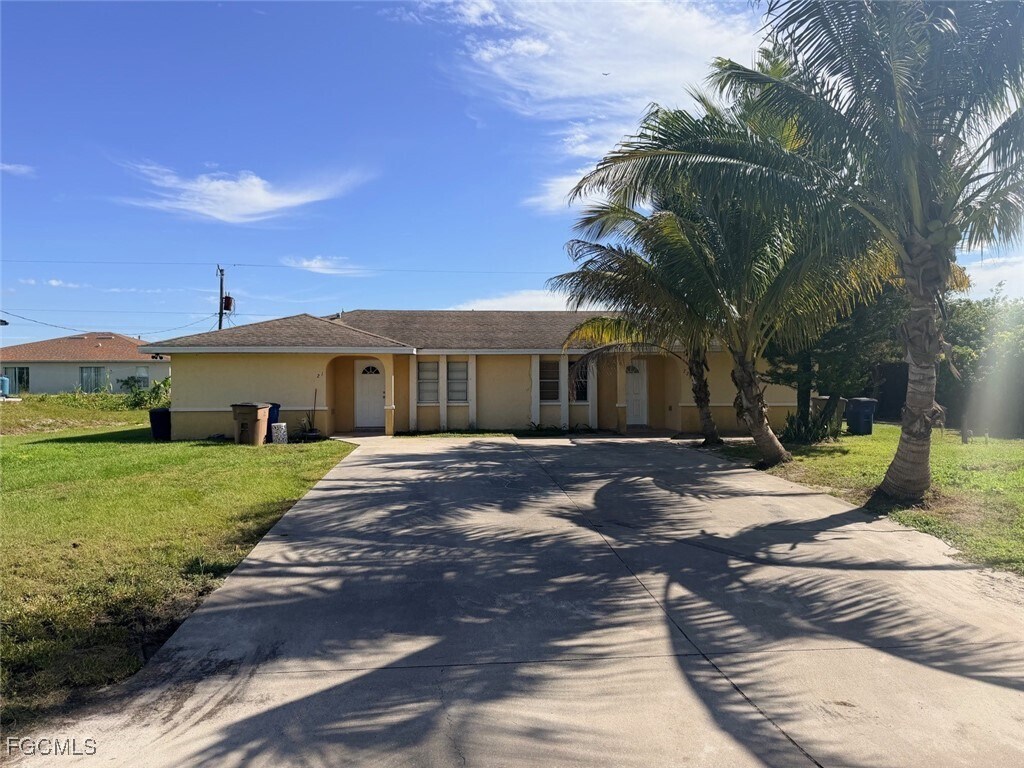 Foto principal - 721 Gilbert Ave S