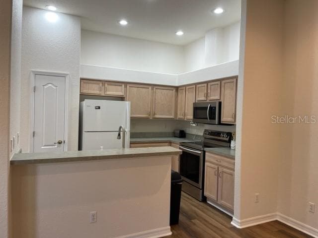 Building Photo - 1714 Fountain View Cir
