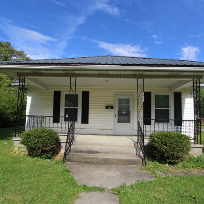 Building Photo - 702 N Sassafrass ST