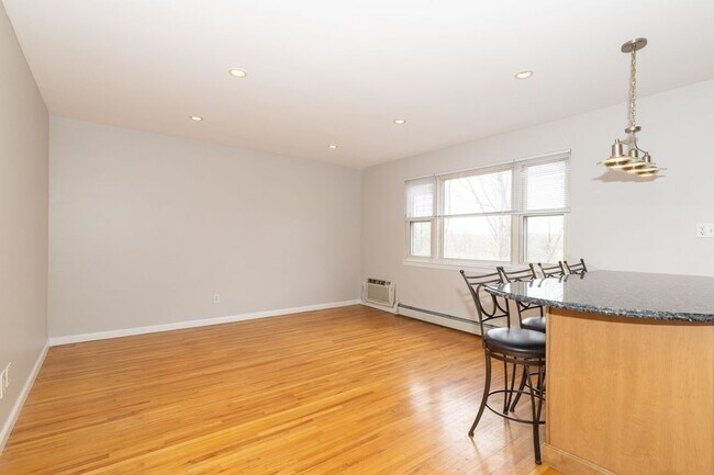 Foto del edificio - 300 Wilson Rd