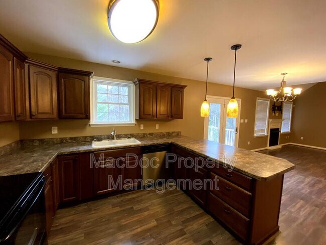 Foto del edificio - 1265 Ullainee Rd