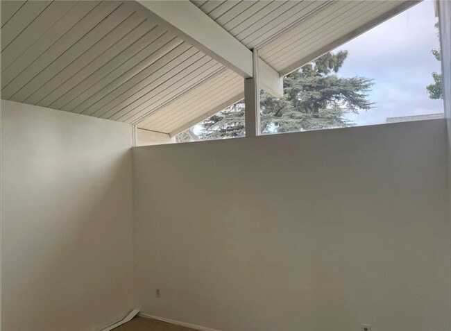 Foto del edificio - 1081 Wass St