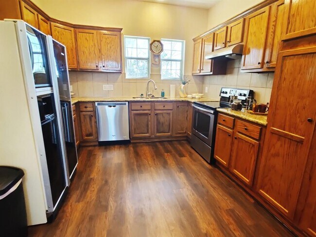 Foto del edificio - 13641 Magnolia Pkwy