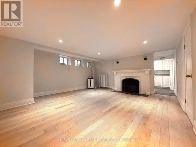 Building Photo - 42 Glencairn Ave
