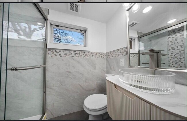 Foto del edificio - 1111 53rd St