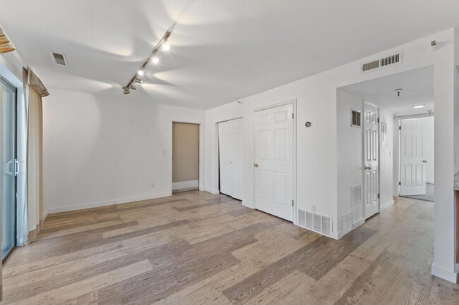 Building Photo - 1650 Upper Ironhorse Loop