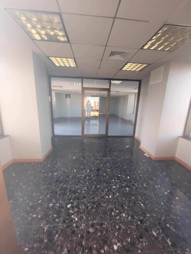 2 N Vine St Unit 4th Floor, Harrisburg, IL 62946 Room for Rent in