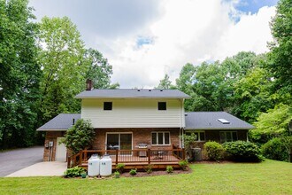 Building Photo - 26 Indian Knob Rd