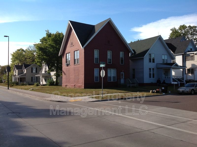 Foto principal - 4 bedroom in proximity to UWEC and downtow...