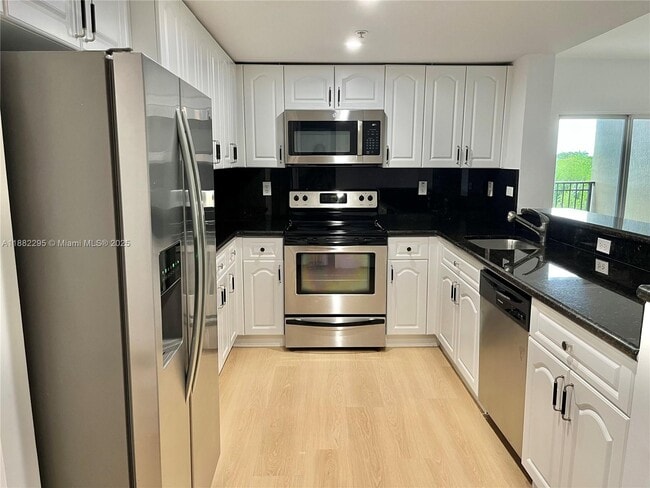 Building Photo - 120 SW 37th Ave
