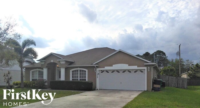 Primary Photo - 2942 SW Sandbar St