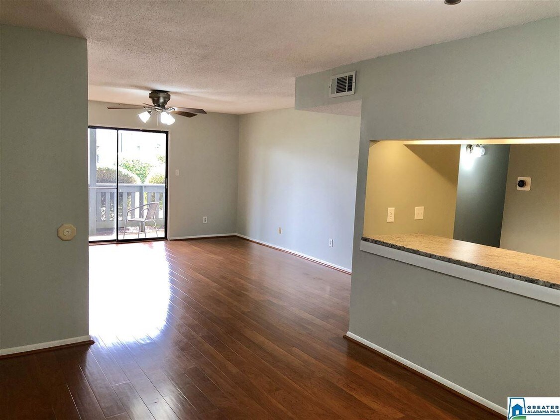 Foto principal - 1017 Woodland Village