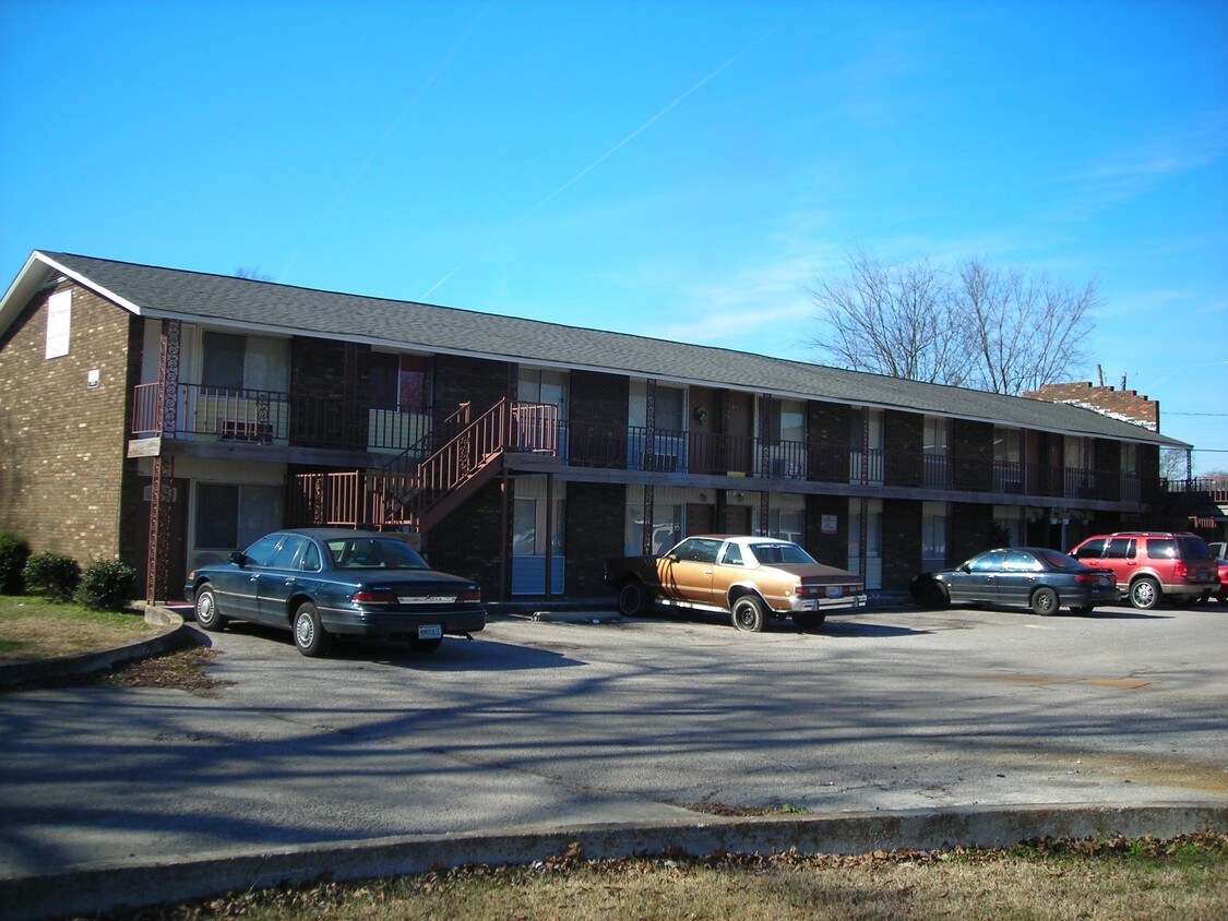 Primary Photo - West Carlton Apartments