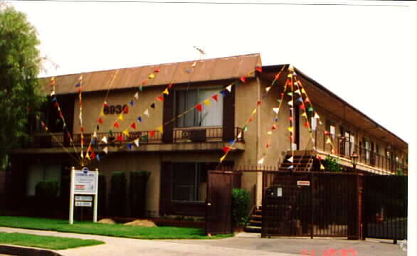 Foto del edificio - 8936 Cedros Ave