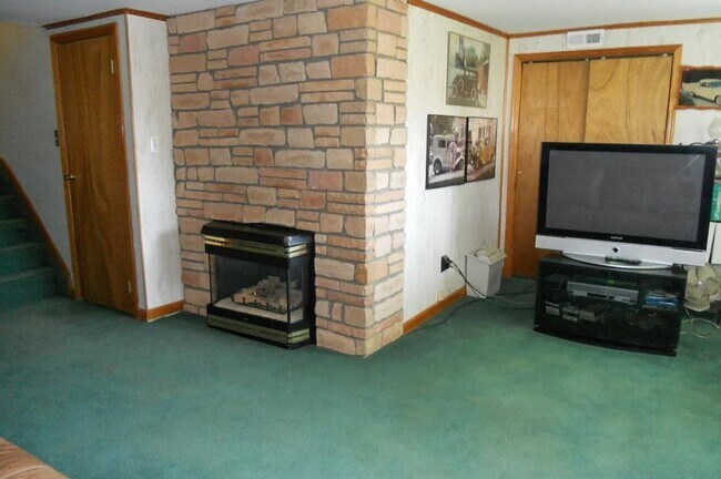 Foto del edificio - 19 Berglund Ave