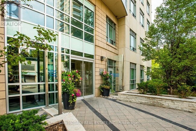 Building Photo - 80 Absolute Ave