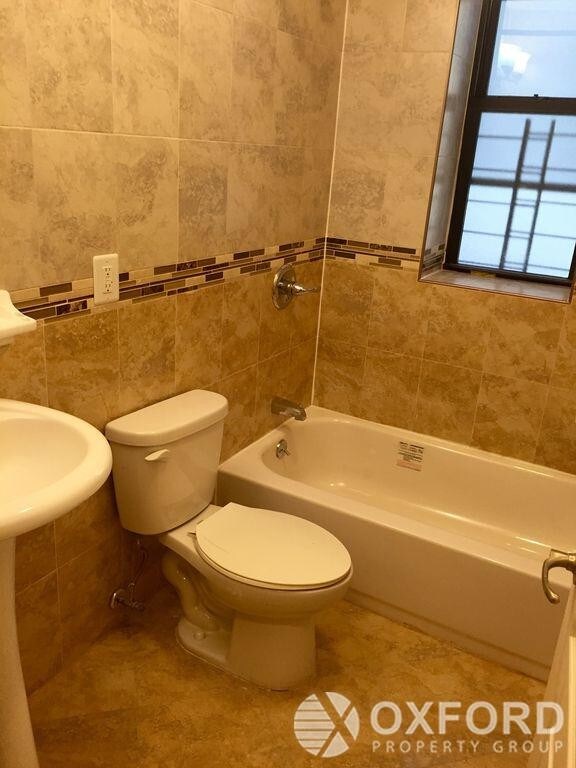 Foto del edificio - 497 E 93rd St