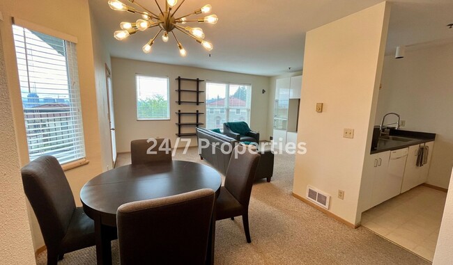 Foto del edificio - Hilltop 1BD I 1BA Condo - Nob Hill -  FREE...