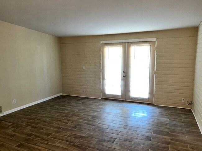 Foto del edificio - 5610 E Glenn St