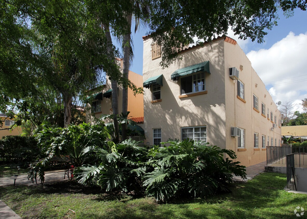 Building Photo - Victoria Apartments