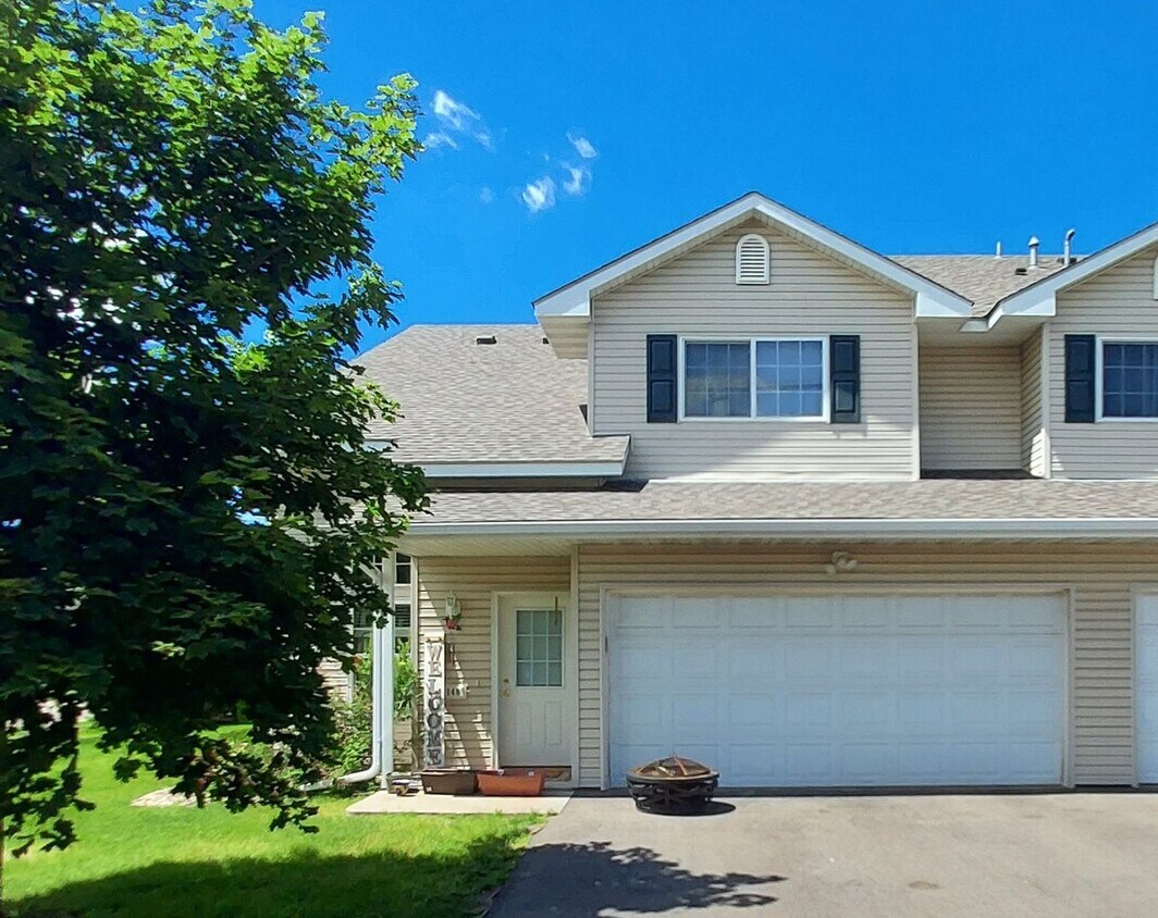 Foto principal - Nice 3 Bedroom 1.5 Bathroom Townhome in Hu...