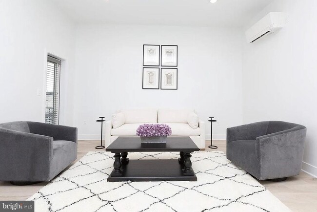 Building Photo - 1709 Fleet St