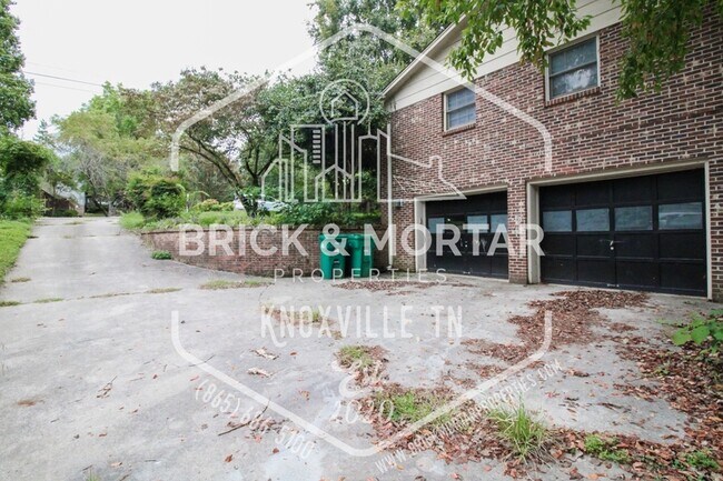 Building Photo - 8637 Glen Echo Dr