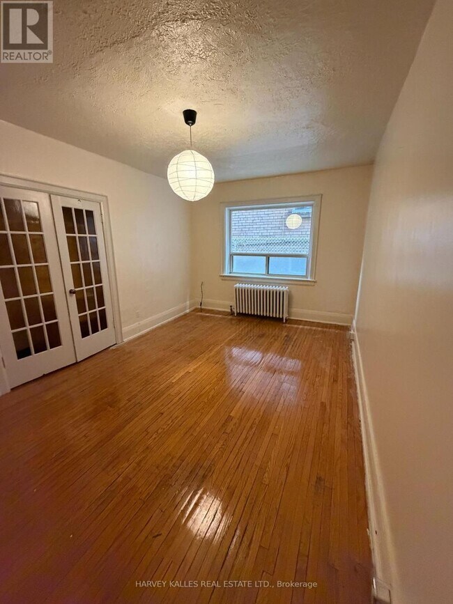 Photo du bâtiment - 105 Kenwood Ave