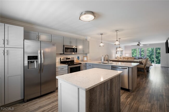 Foto del edificio - 3021 Sandpiper Bay Cir