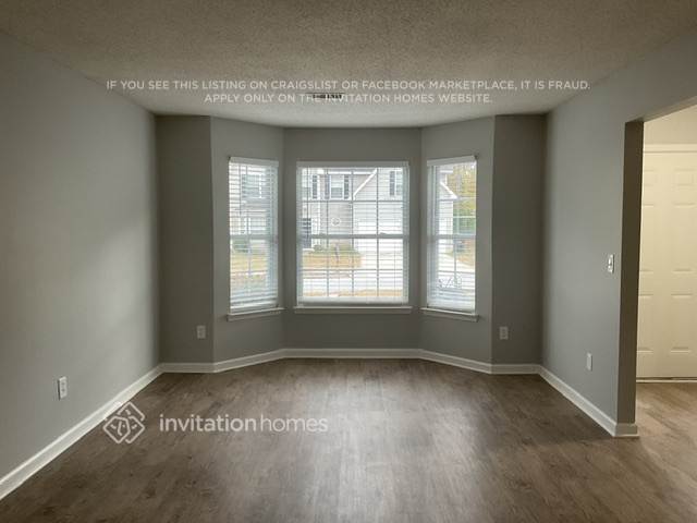 Foto del edificio - 5999 Horseshoe Ln