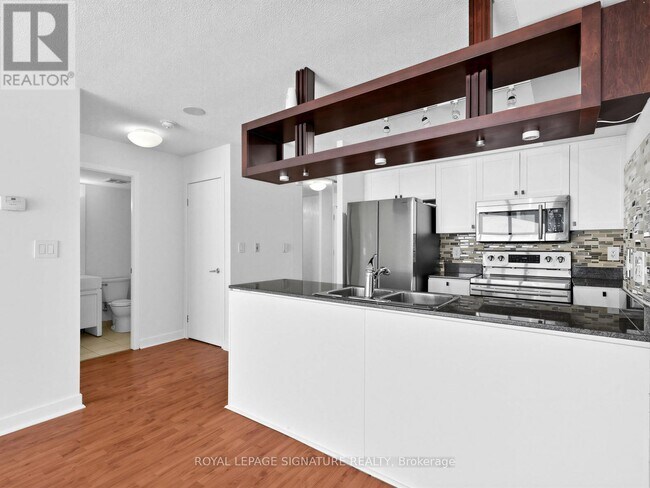 Building Photo - 81 Navy Wharf Ct