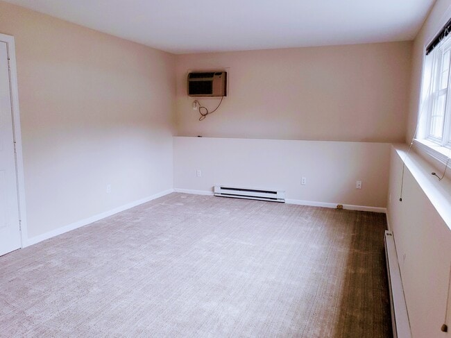 Building Photo - 10 Brantwood Dr
