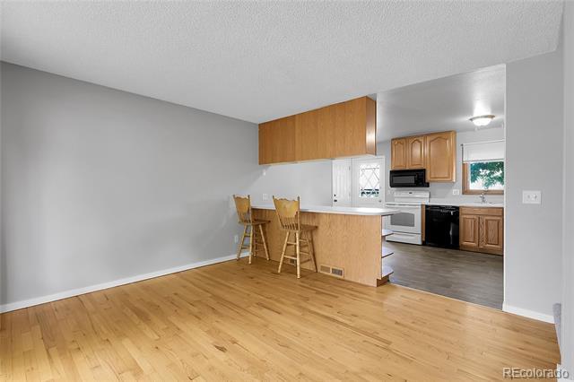 Foto del edificio - 1398 Elmwood St