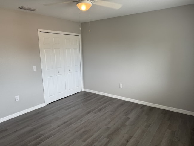 Building Photo - 1925 Ave O SW