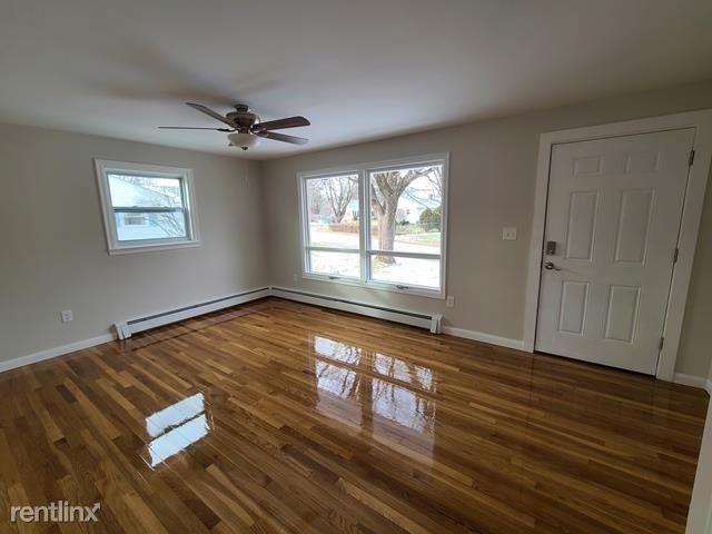 Building Photo - 3 br, 1 bath House - 17 Mayflower Dr