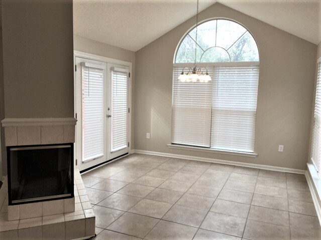Building Photo - 138 Lions Gate Rd