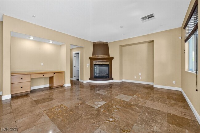 Foto del edificio - 551 Via Ripagrande Ave