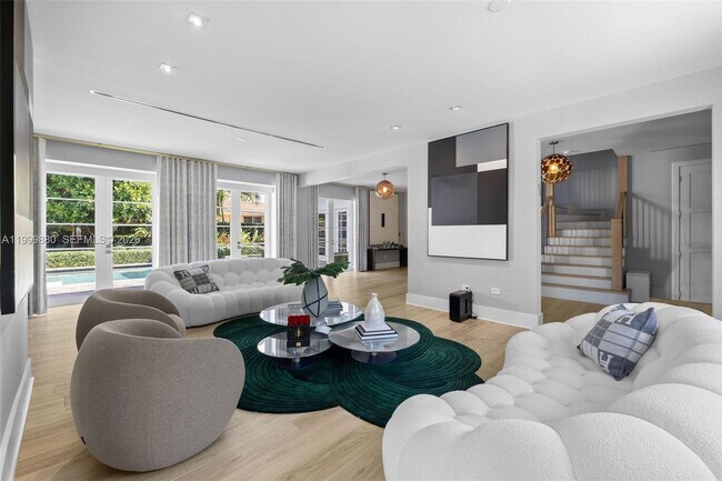 Foto del edificio - 2887 Pine Tree Dr