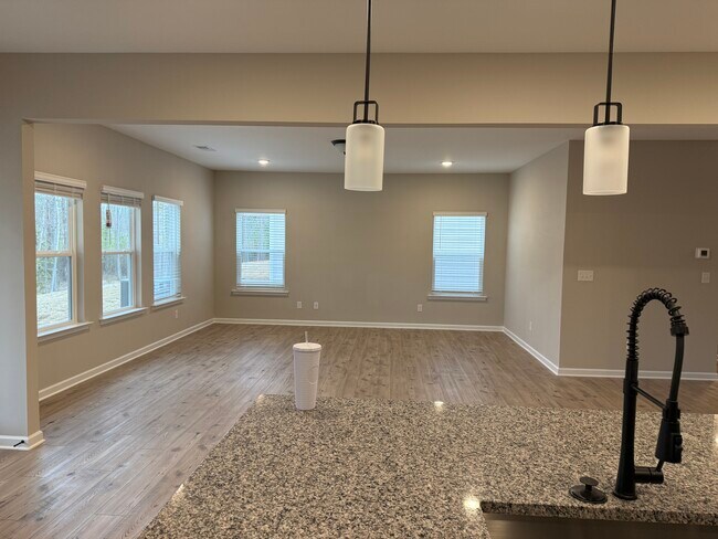 Foto del edificio - 6151 Moonview Ct